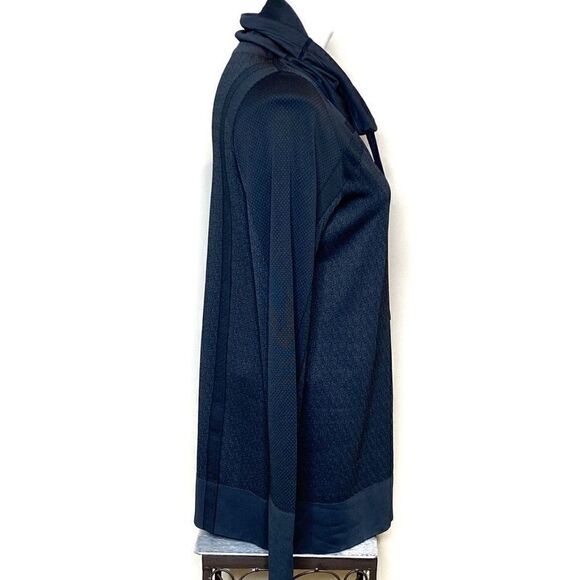 Under Armour NWOT gray theadborne seamless funnel neck heatgear top L - Picture 8 of 16